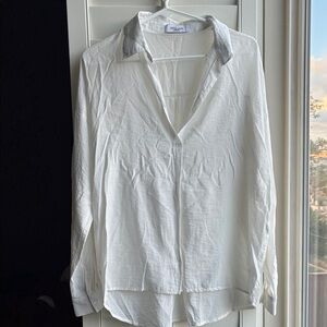 Carly Jean Los Angeles White Button-Down Shirt with Light Gray Collar